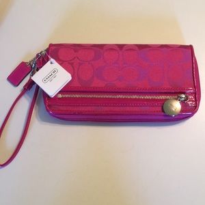 Wristlet/wallet/clutch